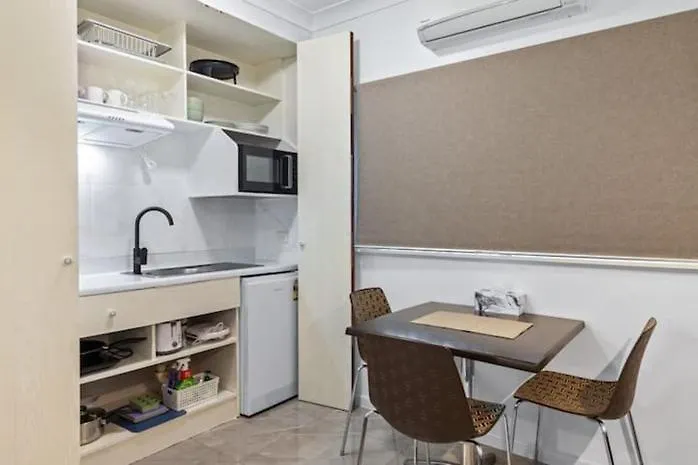 Entire Holiday Apartment Westcourt Australia