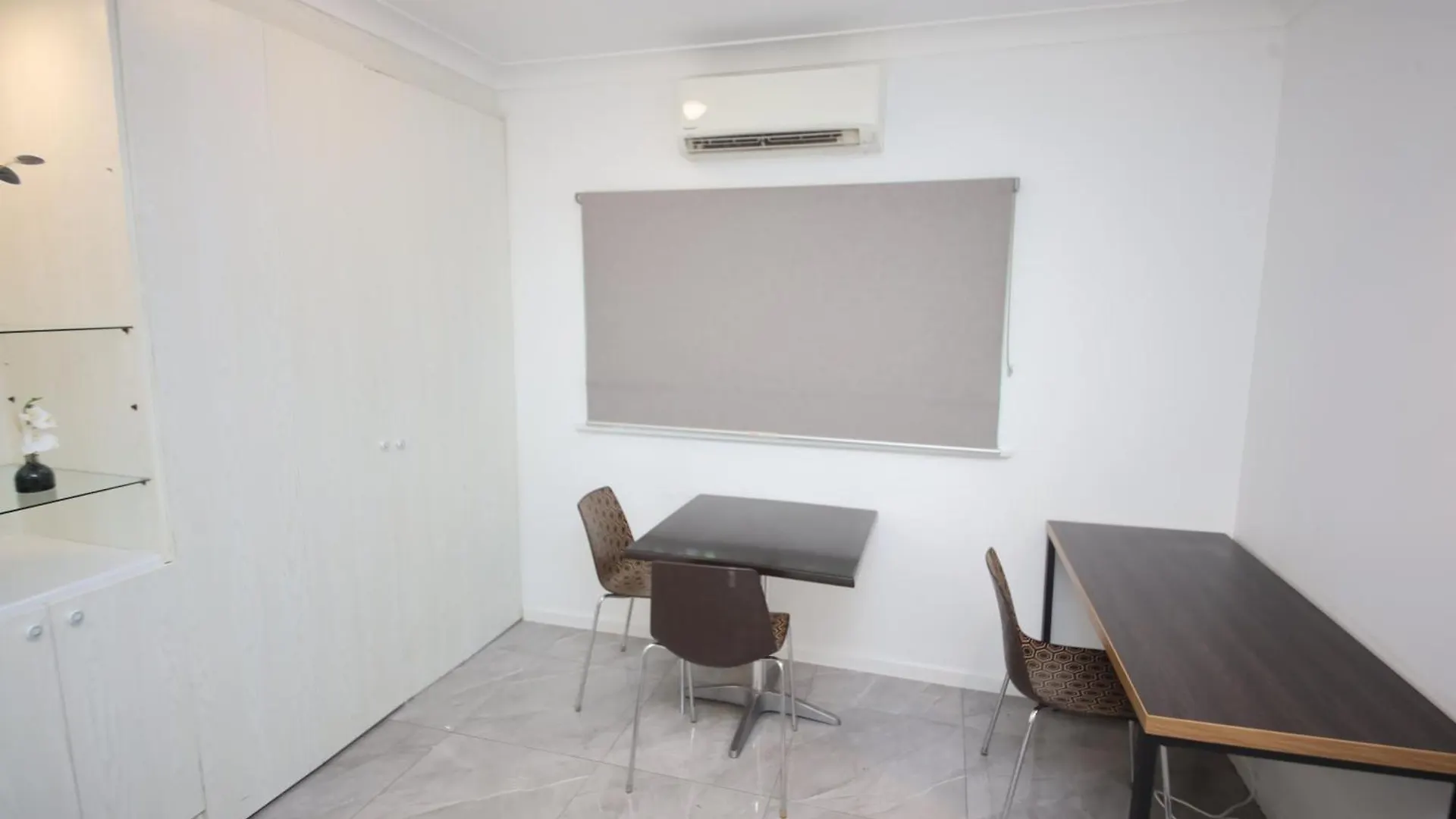 Entire Holiday Apartment Westcourt